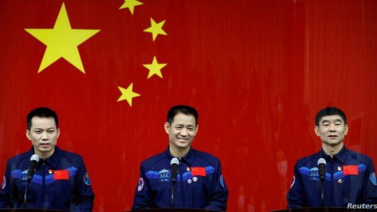 Çin uzay istasyonuna göndereceği ilk astronotlarını tanıttı