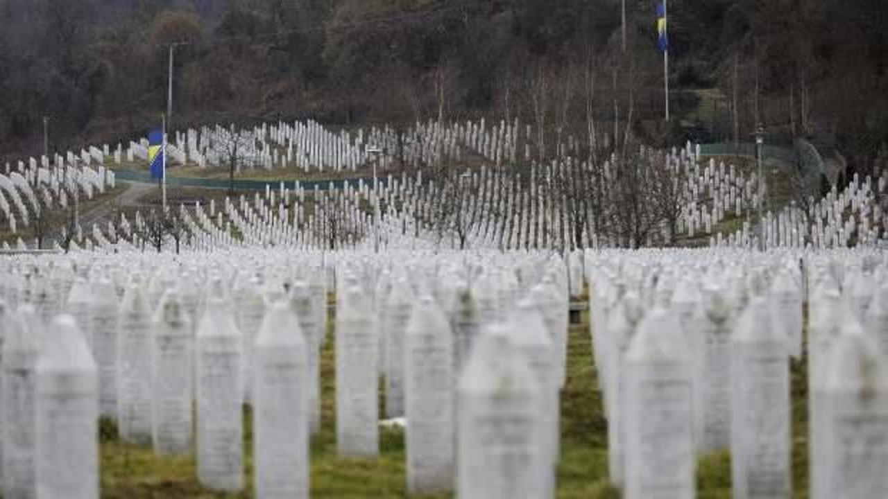 Karadağ'da "Srebrenitsa soykırımı"nı inkar eden bakan görevden alındı