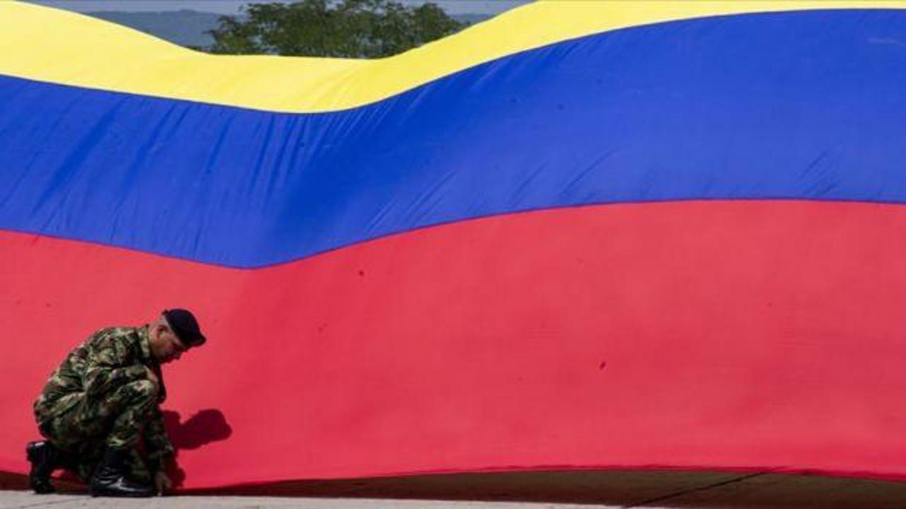 Kolombiya’da 2 bombalı araçla askeri tabura yönelik saldırıda 36 asker yaralandı