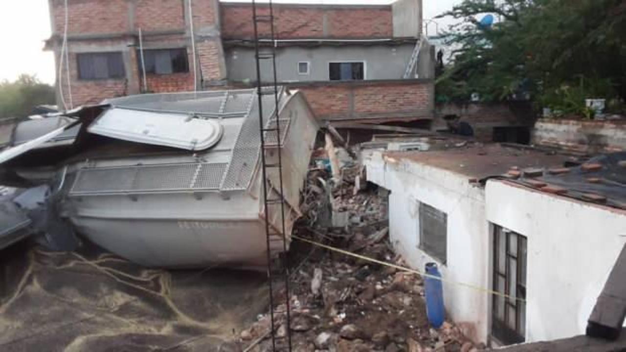 Meksika’da raydan çıkan tren 4 eve zarar verdi: 1 ölü, 3 yaralı