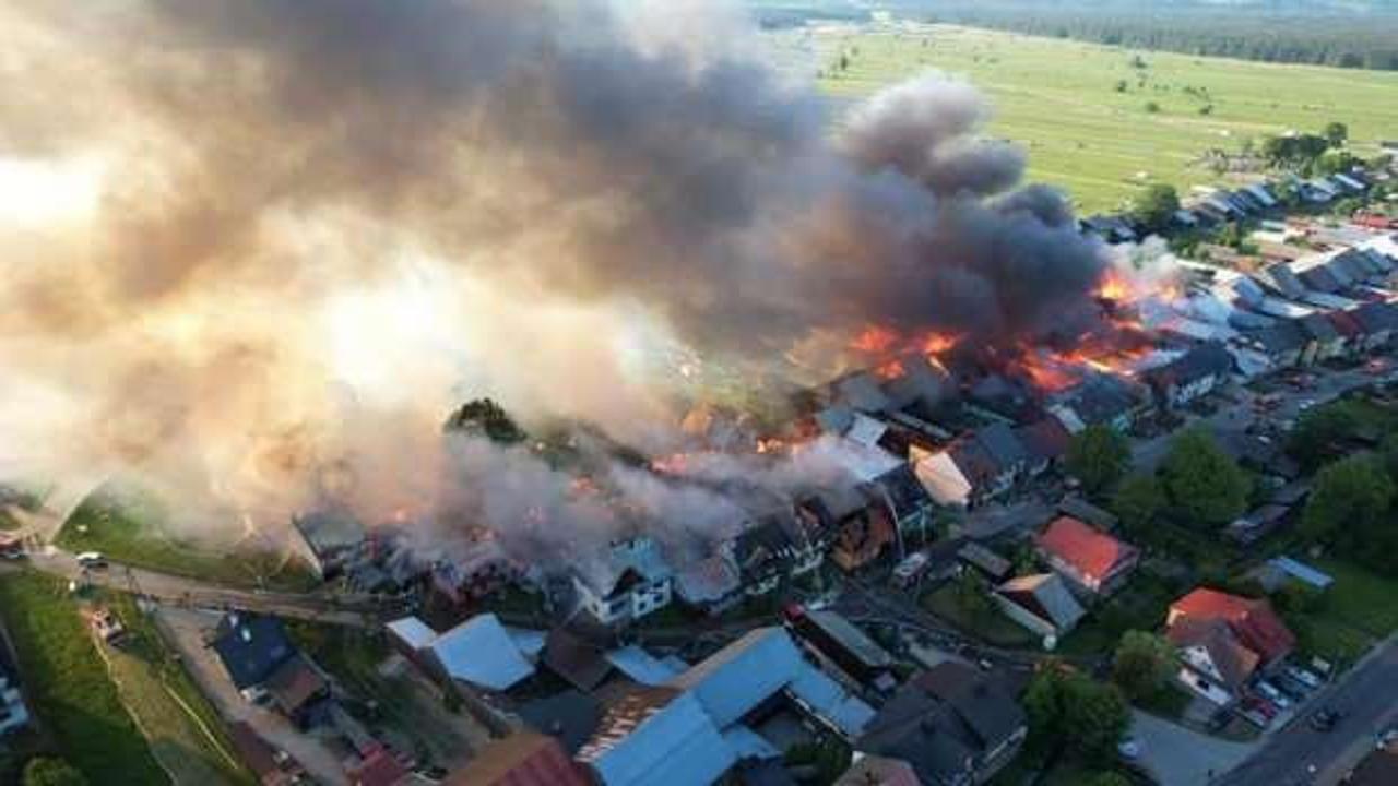 Polonya'da köyde korkutan yangın: 47 ev alevlere teslim oldu
