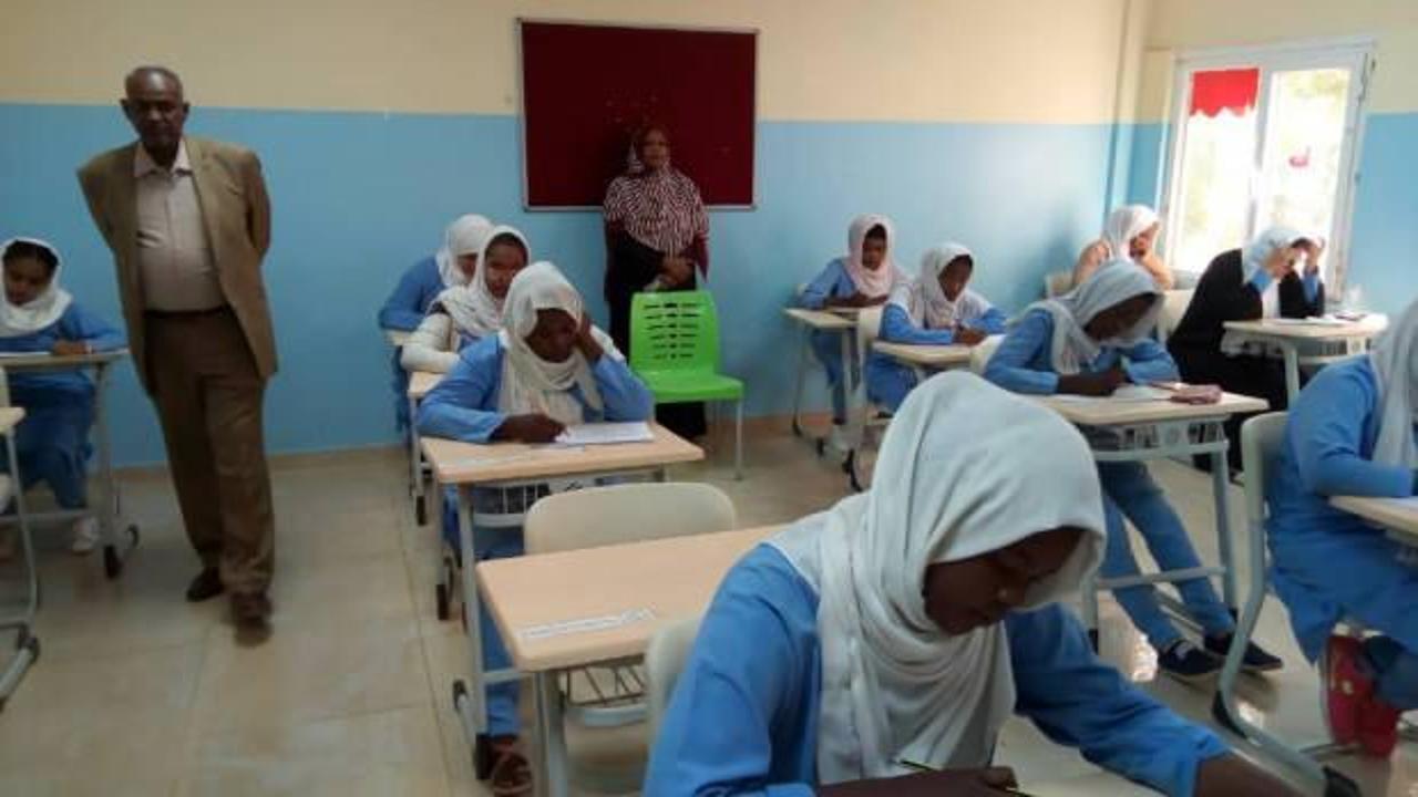 Sudan'da üniversite sınavında kopyaya ilginç önlem: Sabahları internet kesilecek