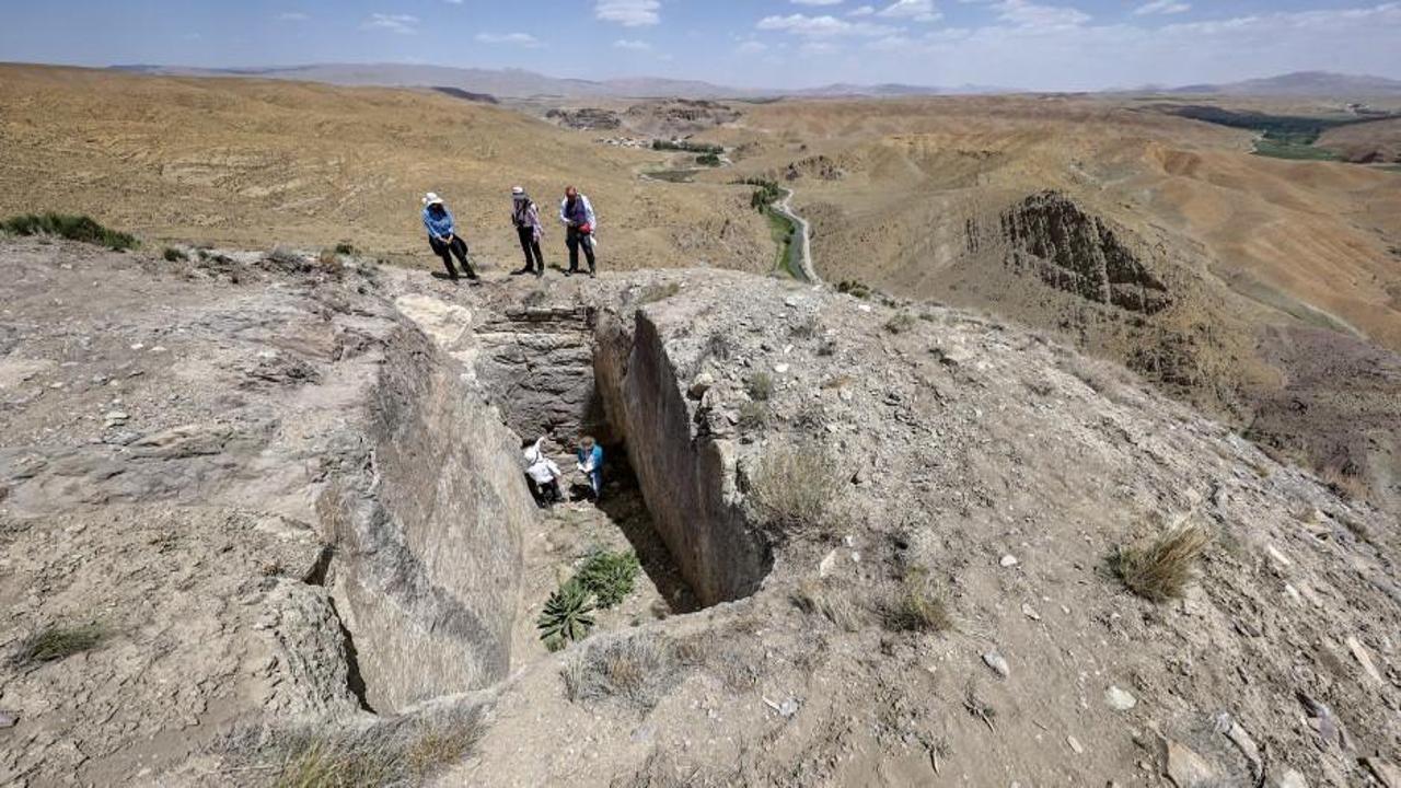 Urartular dönemine ait yeni bir kale kalıntısı tespit edildi