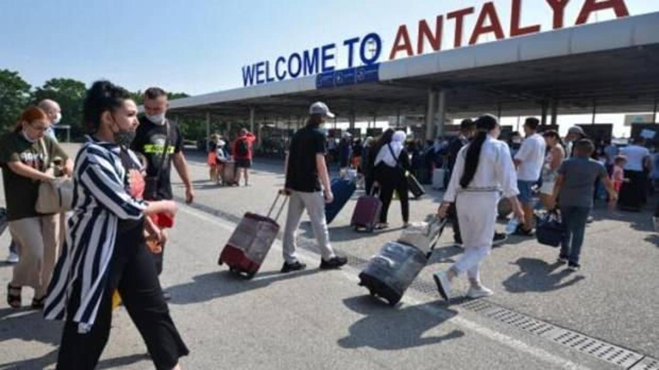 Antalya’ya 20 bin Rus turist geldi