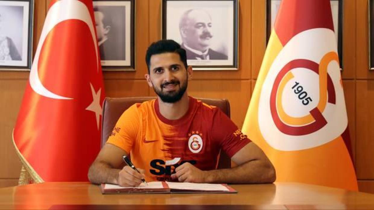Galatasaray açıkladı! Emre Akbaba'dan 2 yıllık imza