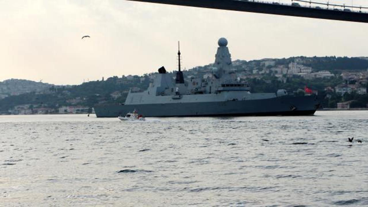 Karadeniz'deki gerilimi artıran gemi İstanbul'dan geçti