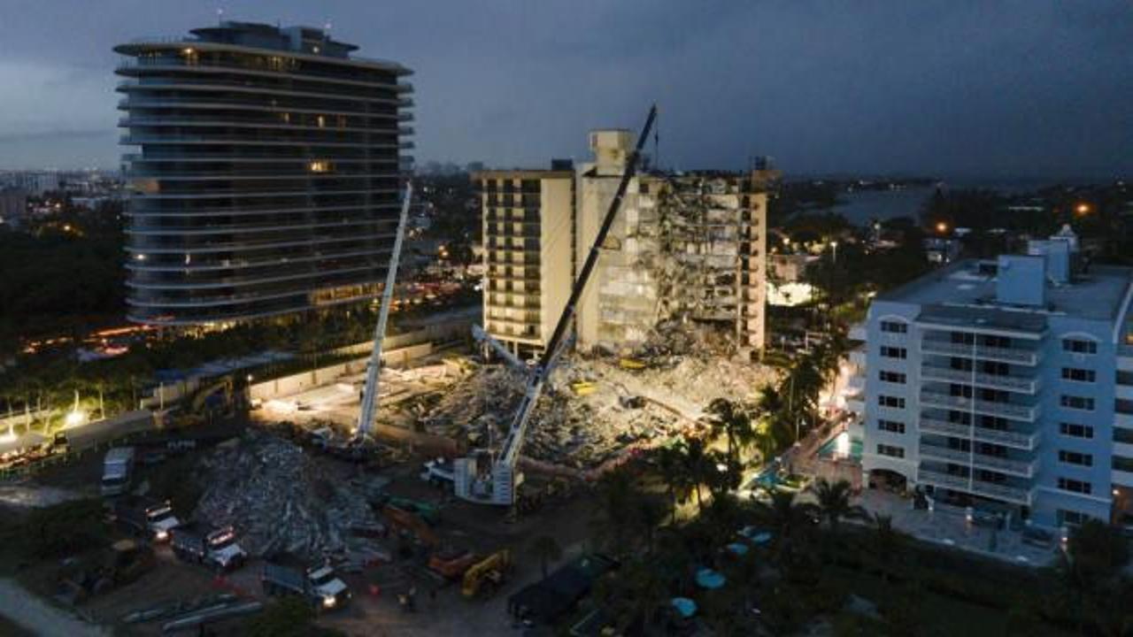 Miami'de &ccedil;&ouml;ken 13 katlı binada &ouml;lenlerin sayısı 12'ye y&uuml;kseldi