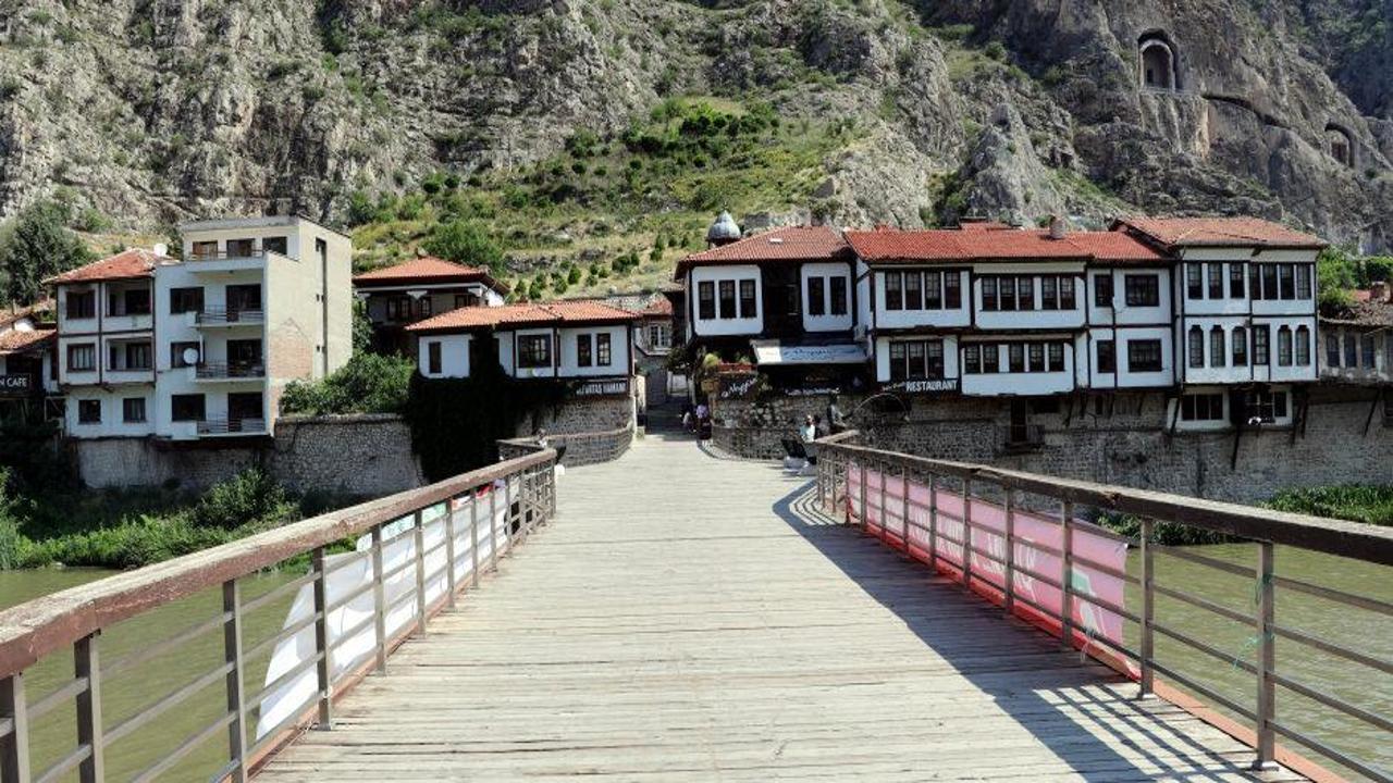 Şehzadeler şehri Amasya tarihi sokaklarıyla büyülüyor