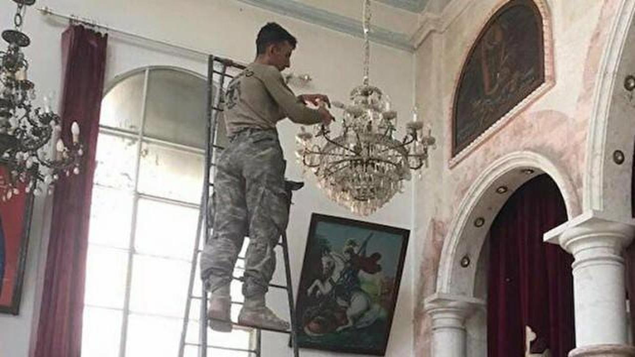 Türk askeri kiliseyi onardı
