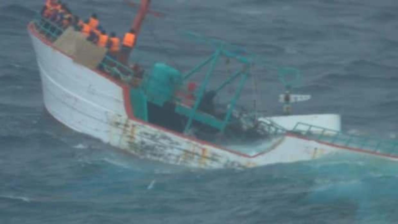 Endonezya'da balıkçı teknesi alabora oldu: Çok sayıda kişi kayıp