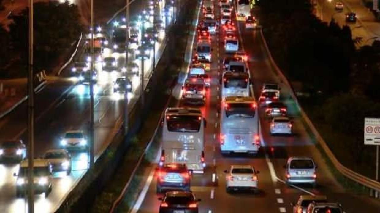İstanbullular bayram tatili i&ccedil;in yola &ccedil;ıktı