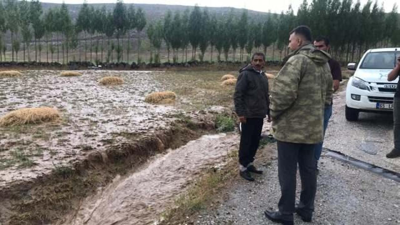 Muradiye&rsquo;de sel felaketi, evler sular altında kaldı!