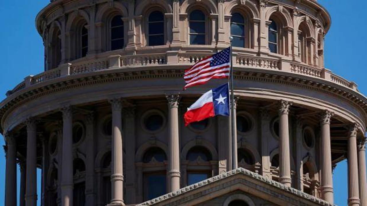 Teksas'ta Cumhuriyetçilerin tasarısını engellemek isteyen Demokrat kongre üyeleri firarda