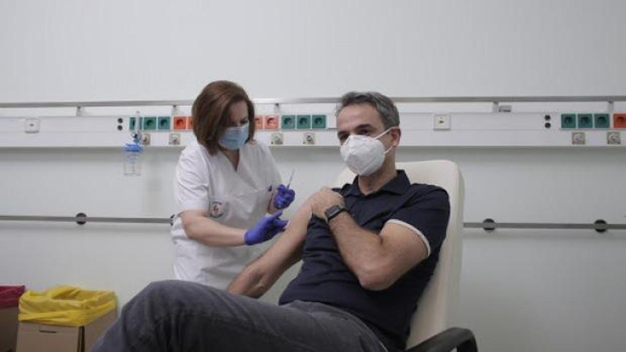 Yunanistan’dan sağlık çalışanları ve huzurevi personellerine aşı zorunluluğu