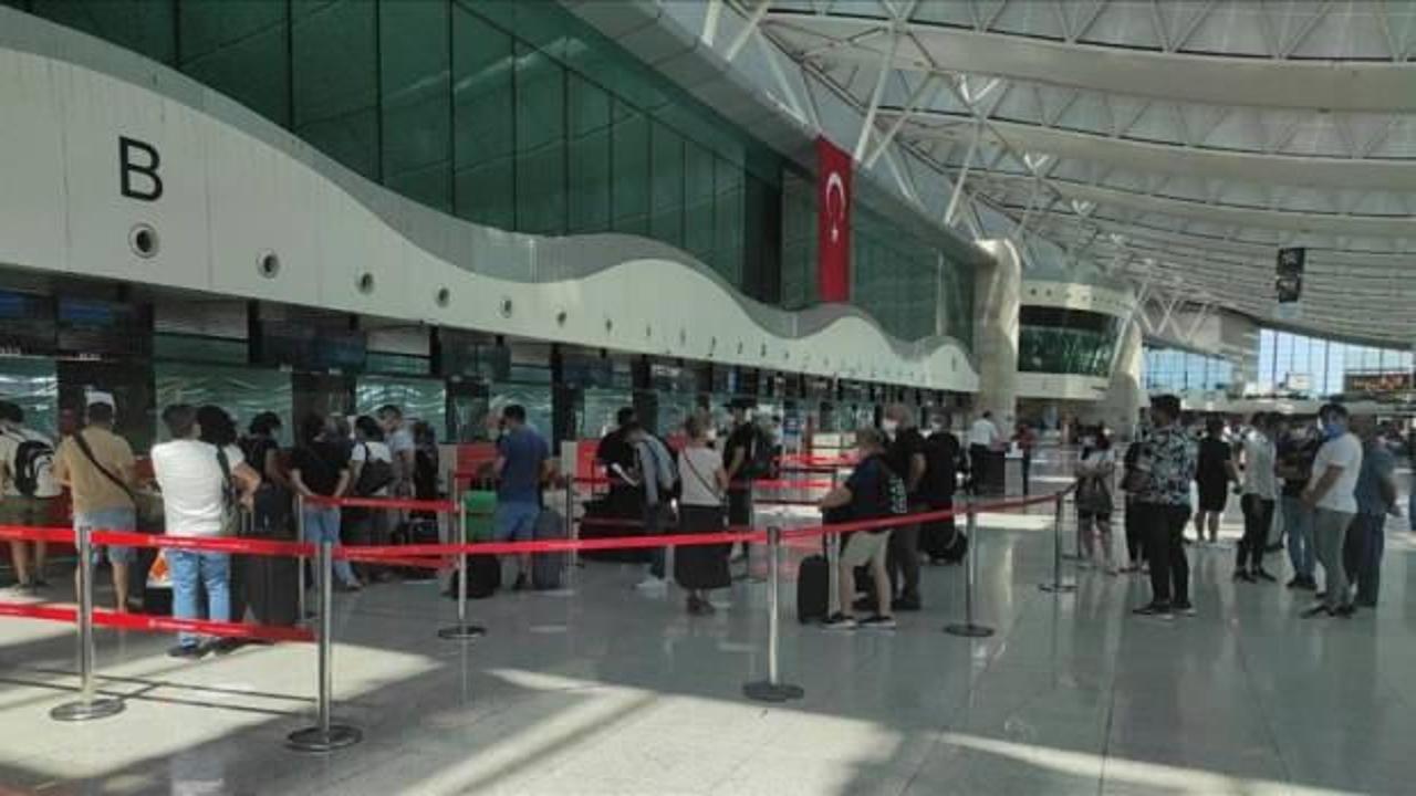 Esenboğa Havalimanı'nda bayramın ilk g&uuml;n&uuml; 25 bin yolcu ağırlandı