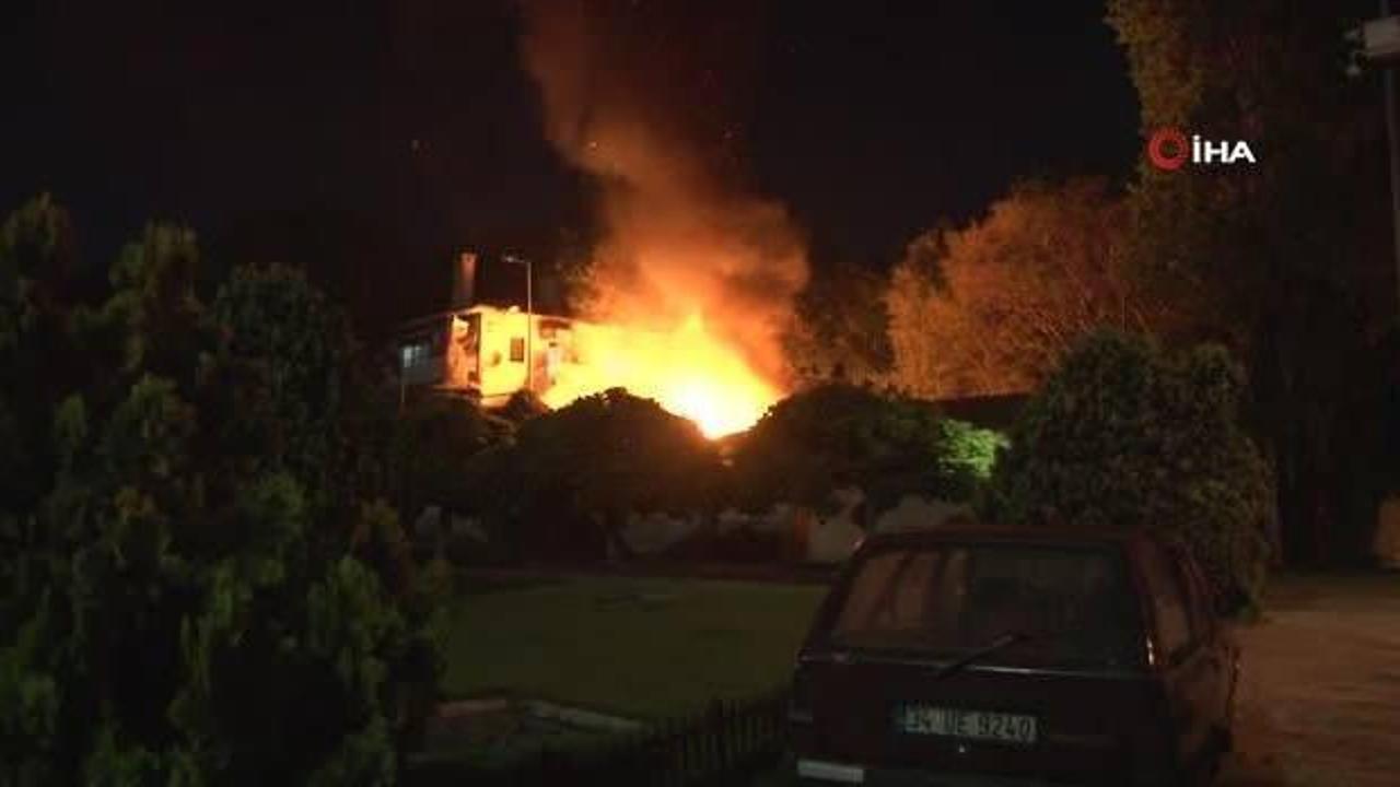 Fatih&rsquo;te korkutan yangın, trafo alev alev yandı