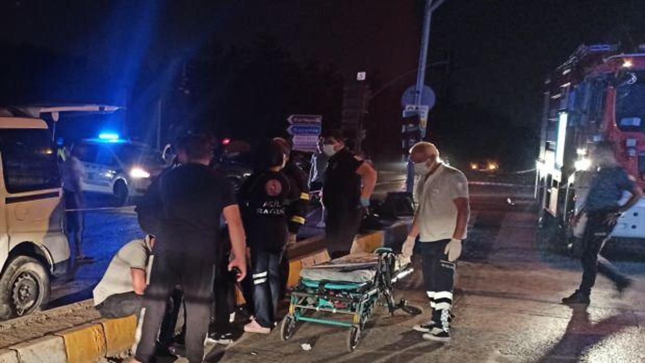 Kocaeli'de otomobille hafif ticari araç çarpıştı: 4'ü çocuk 10 yaralı