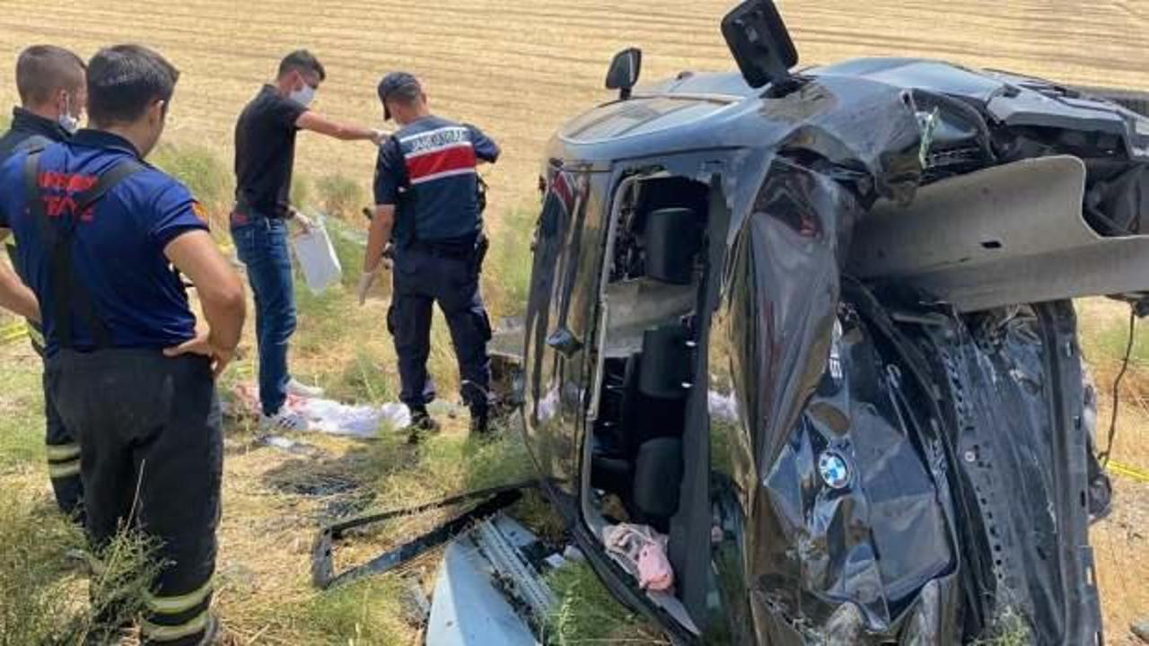 Korkun&ccedil; kaza, hurdaya d&ouml;nd&uuml;: 2 &ouml;l&uuml;, 4 yaralı