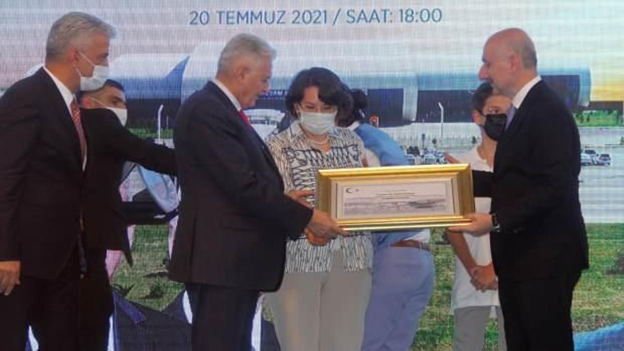 Merhum Yıldırım Akbulut'un ismi Erzincan Havalimanı'na verildi