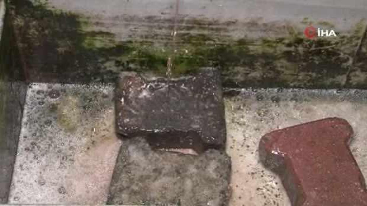 Pes dedirten g&ouml;r&uuml;nt&uuml;ler! Ka&ccedil;ak kurban kesimi &ccedil;eşmeden kan akıttı