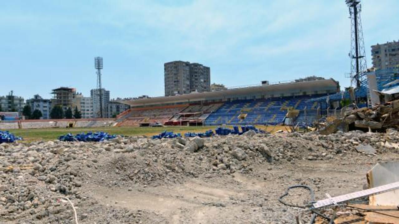 5 Ocak Fatih Terim Stadı'nın yıkımı başladı