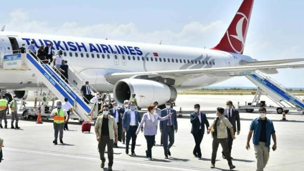 Özel jet kullanan Akşener, tepkilerin ardından tarifeli uçakta poz verdi