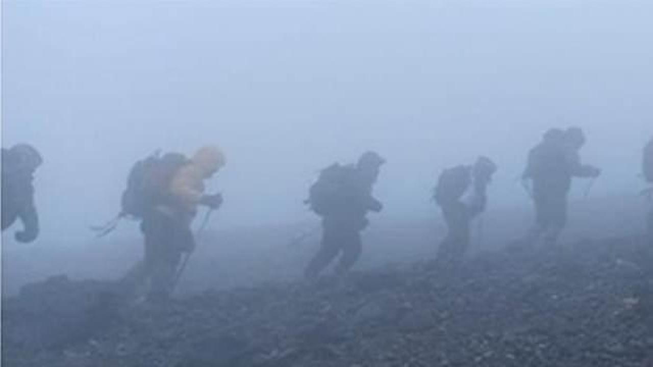 Ağrı Dağı'nda kaybolan 5 sporcuyu dağcılar kurtardı