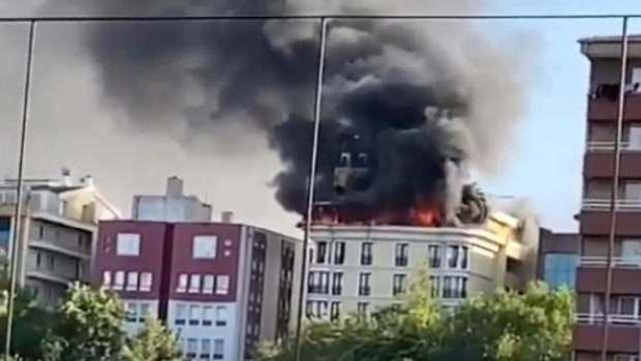 Ankara'da otelin çatısında çıkan yangın korkuttu