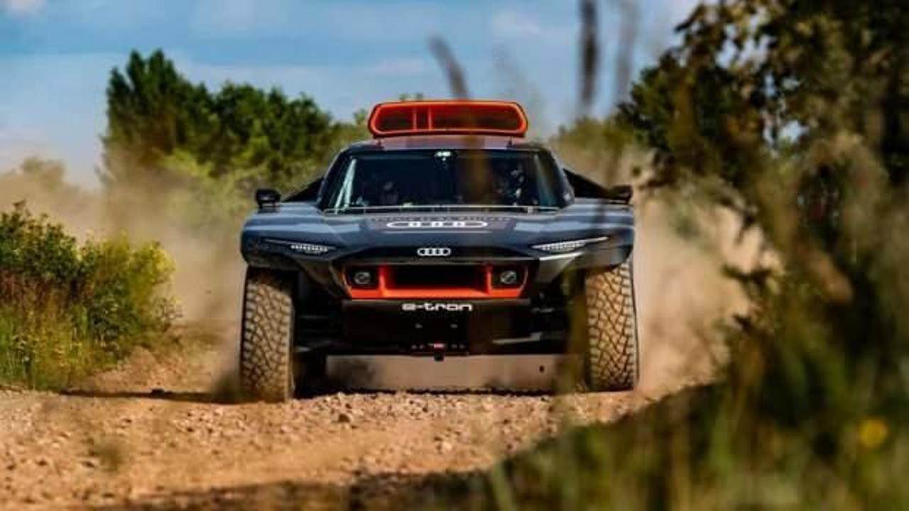 Audi, Dakar Rallisi için elektrik destekli aracını tanıttı
