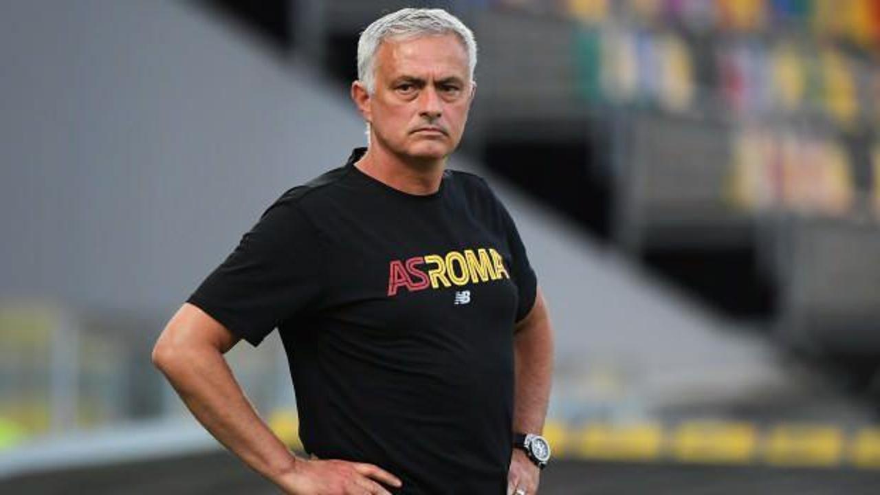 Mourinho bizzat istedi! Özbek golcü Roma ile anlaştı
