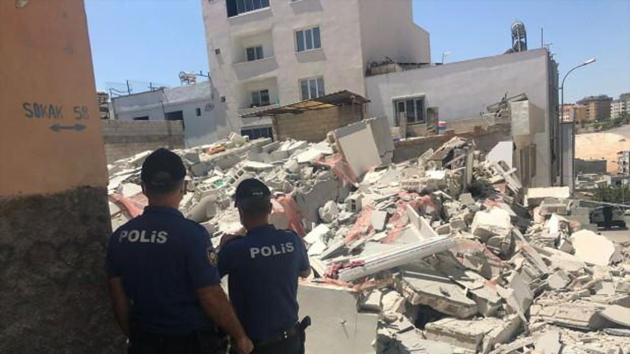 Gaziantep'te 5 katlı boş bina çöktü