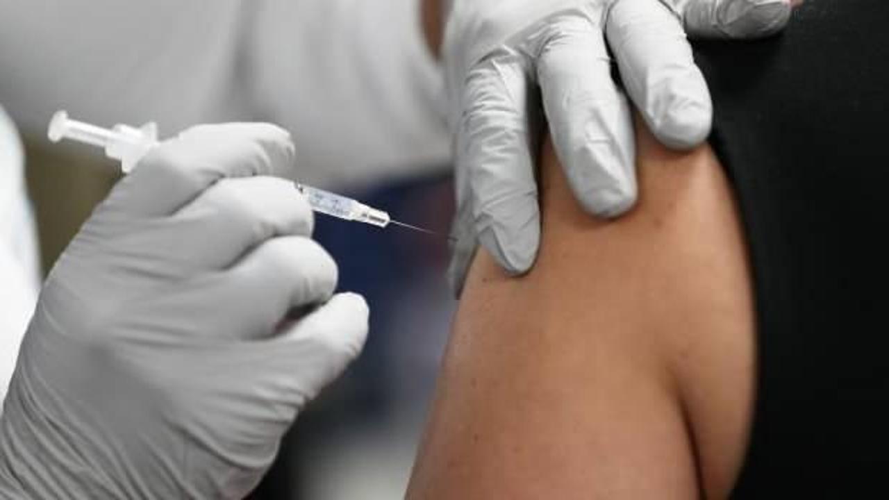 İngiltere'de aşı raporu: 60 bin kişinin ölümünü engelledi