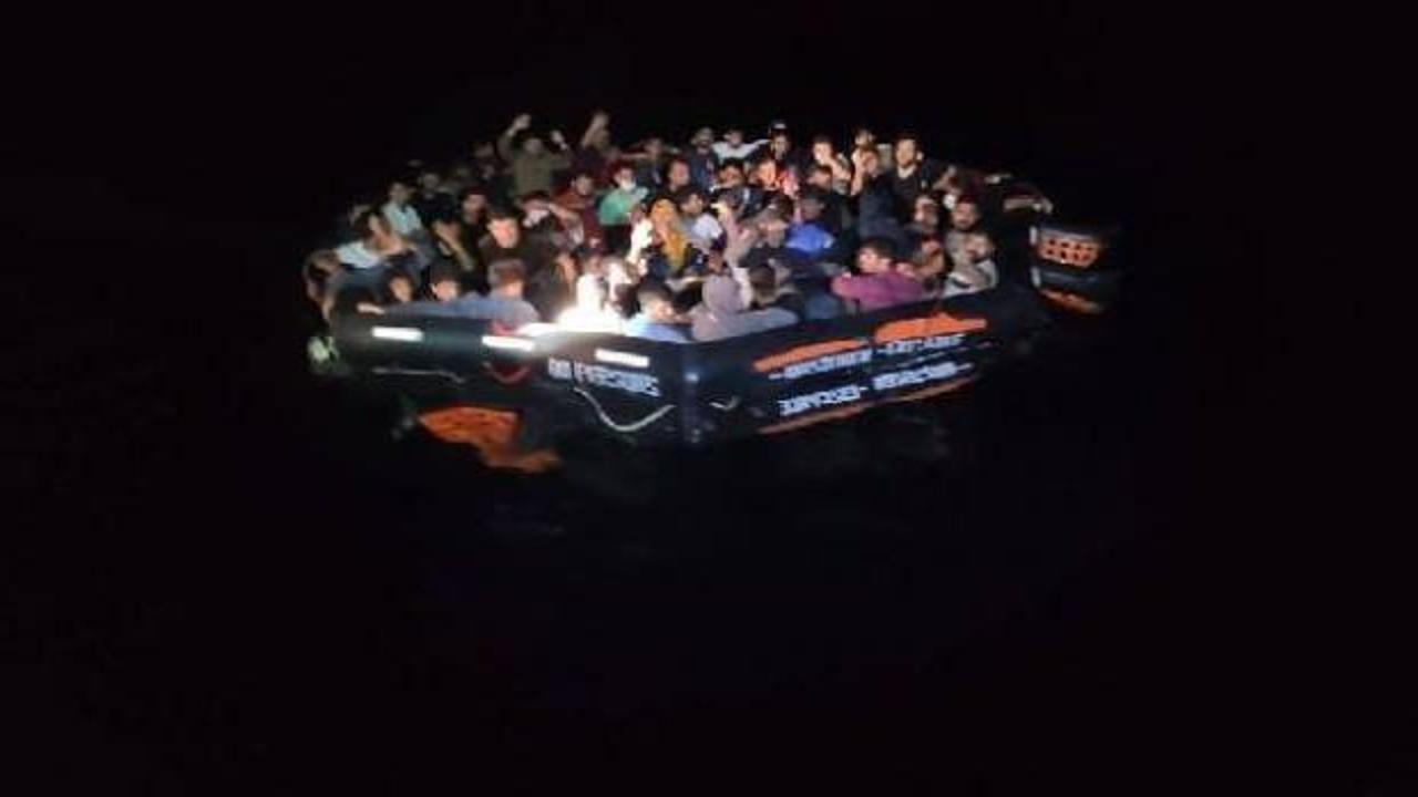 İzmir açıklarında 344 kaçak göçmen kurtarıldı