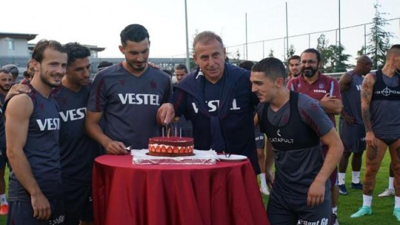 Trabzonspor'da Abdullah Avcı’nın doğum günü kutlandı