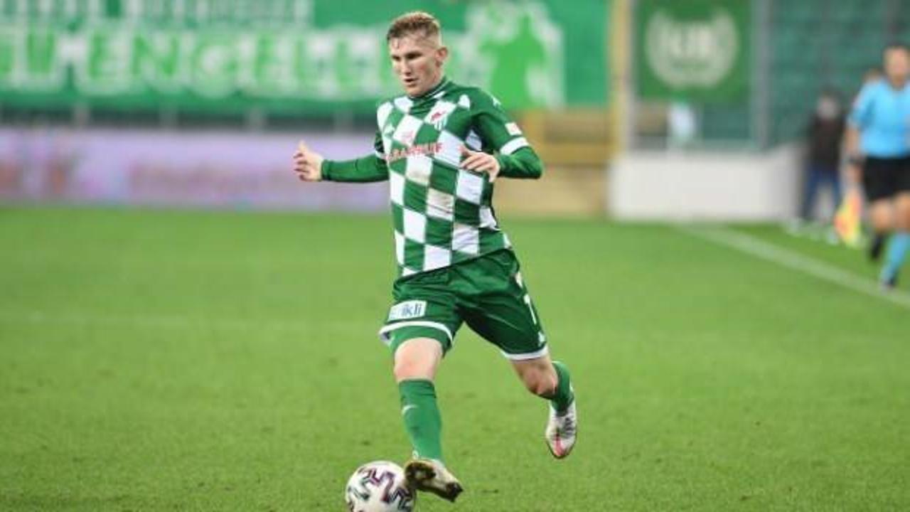 Burak Kapacak 9. futbolcu oldu