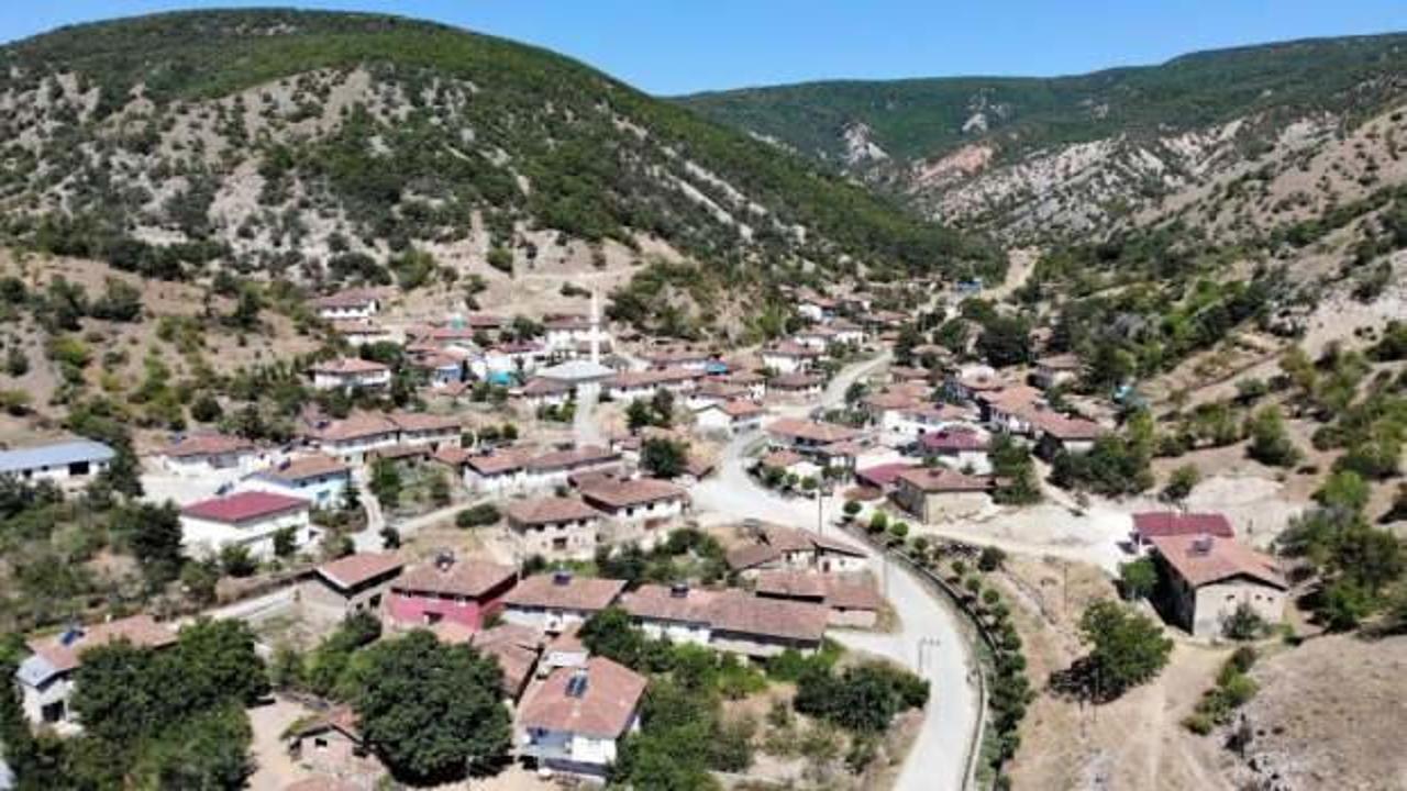 &Ouml;zer&rsquo;in bakanlığı cami hoparl&ouml;r&uuml;nden duyuruldu
