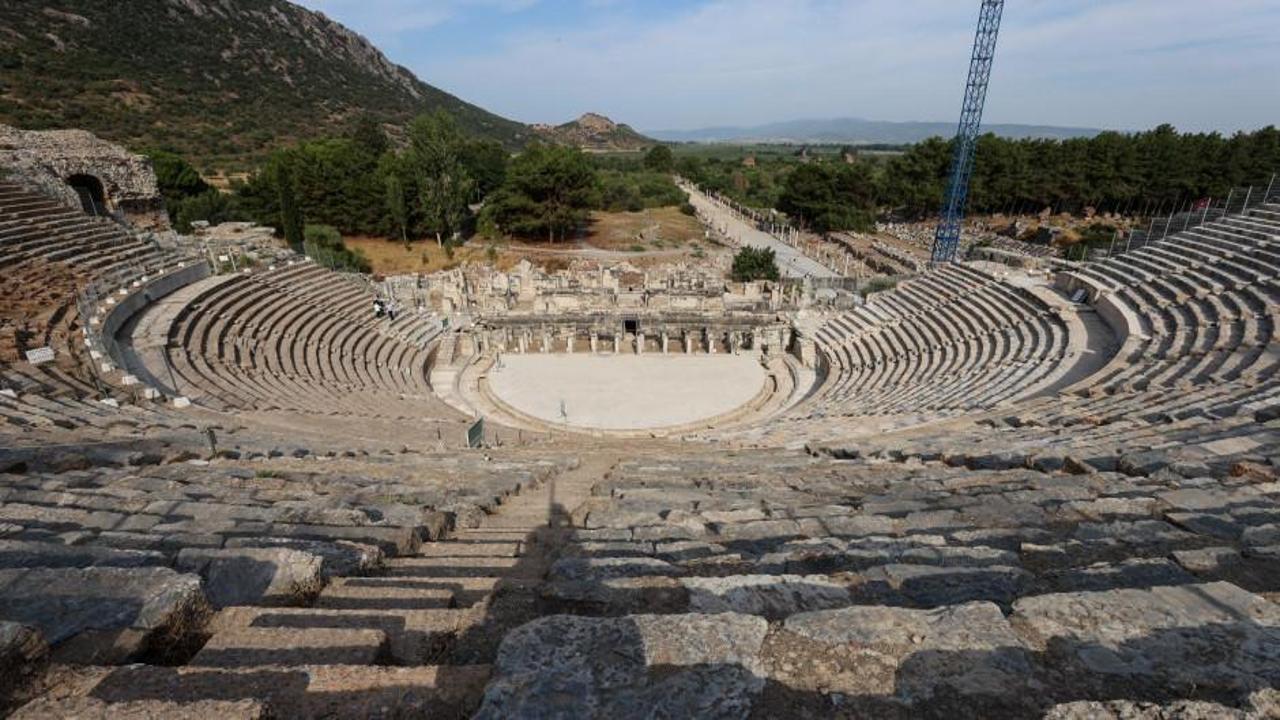 Antik Dünyanın Gözdesi Efes, Kapılarını Ziyaretçilerine Açıyor - Haber 7  Seyahat