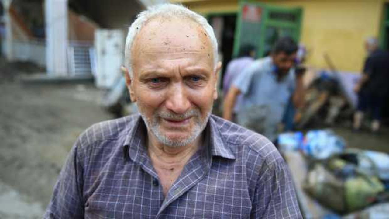 Eşiyle selden kurtulan amca g&ouml;zyaşlarıyla anlattı: Bir Allah'ımız vardı