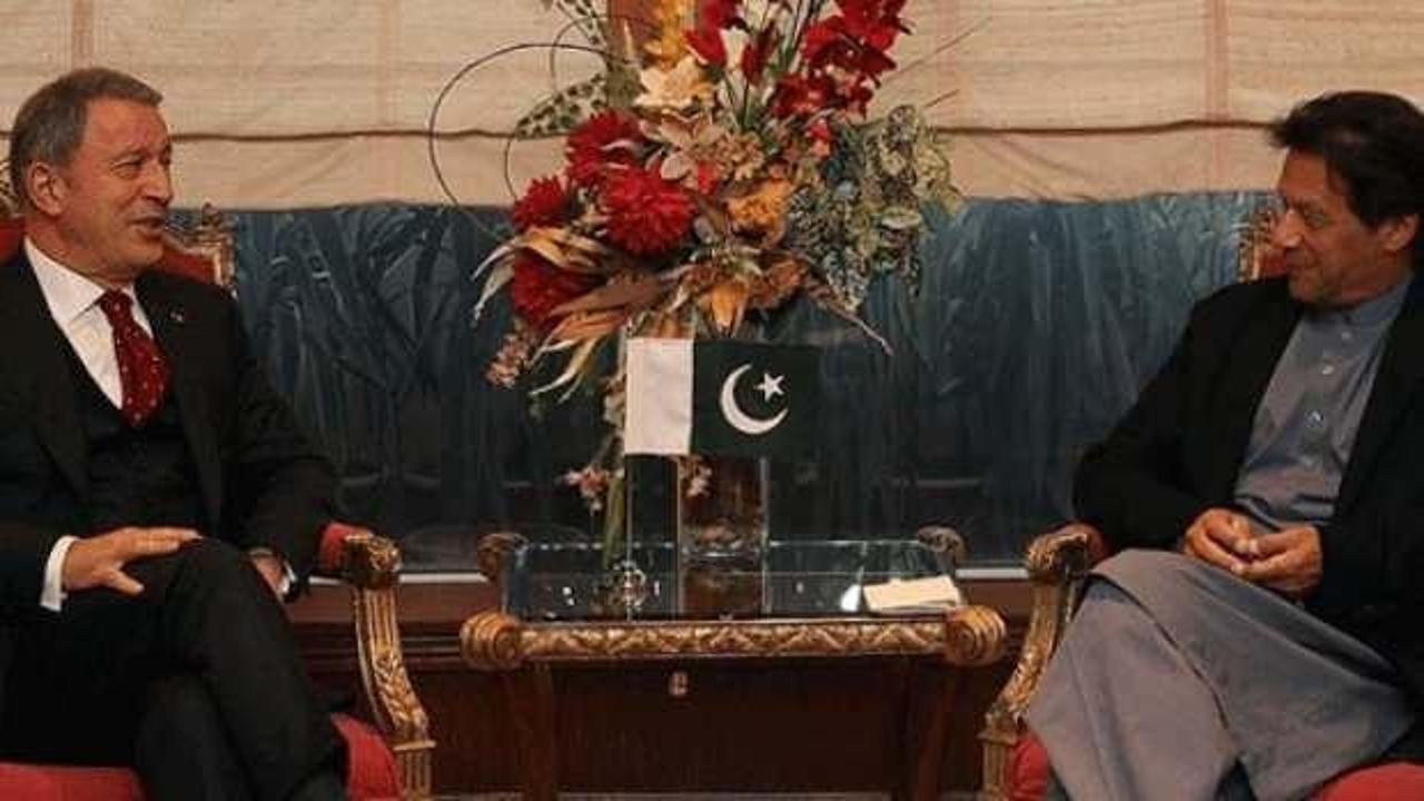 Milli Savunma Bakanı Akar, Pakistan Başbakanı ile görüştü