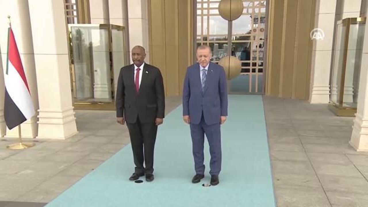 Sudan Lideri El Burhan Beştepe'de... Başkan Erdoğan Konsey Başkanını törenle karşıladı