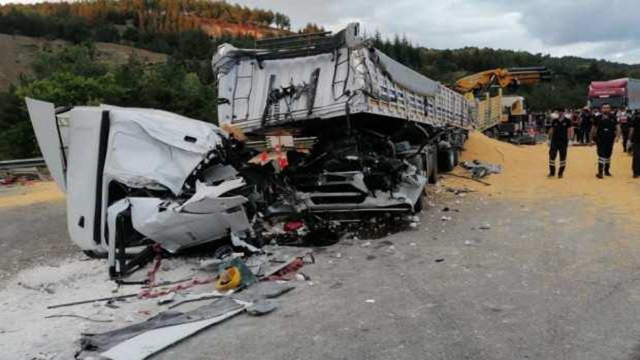TEM’de 2 tır ve 1 kamyon çarpıştı: 1 ölü, 2 yaralı