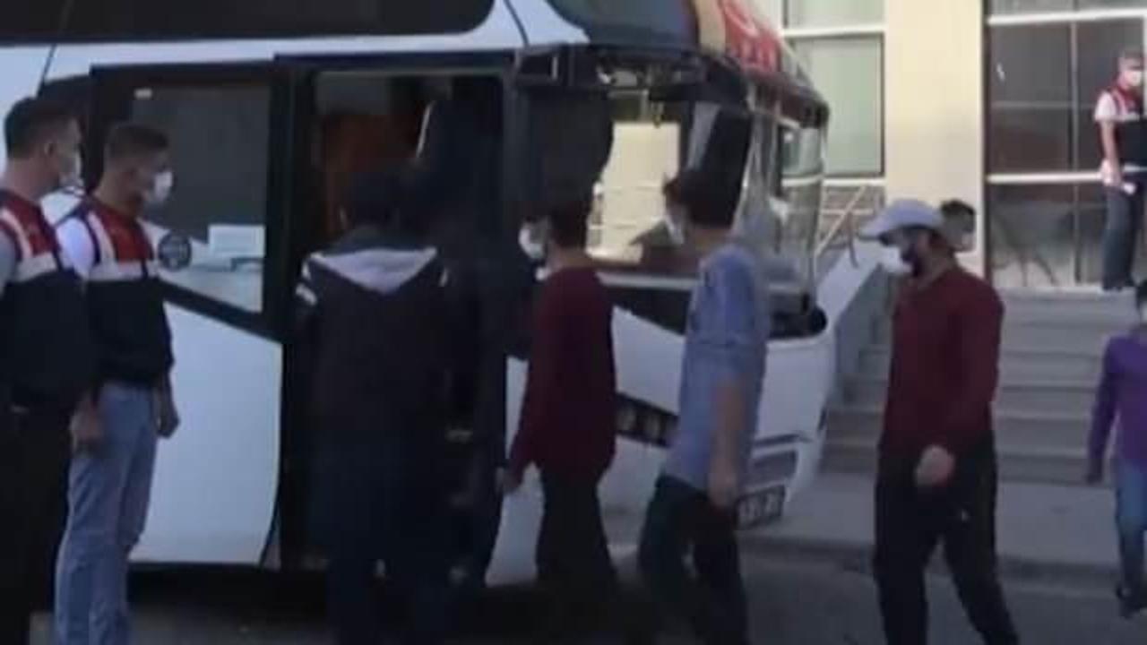 Van'da g&ouml;&ccedil;menler sınır dışı ediliyor