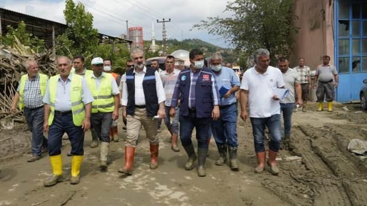 AK Parti İstanbul İl Başkanı Kabaktepe sel bölgesinde temizlik çalışmalarına katıldı