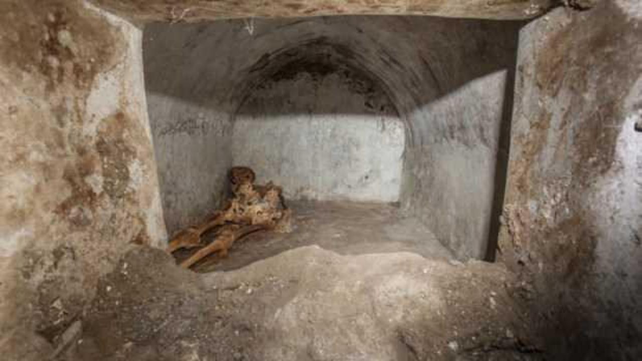 İtalya'nın Antik Pompeii kentinde çok iyi korunmuş insan iskeleti bulundu