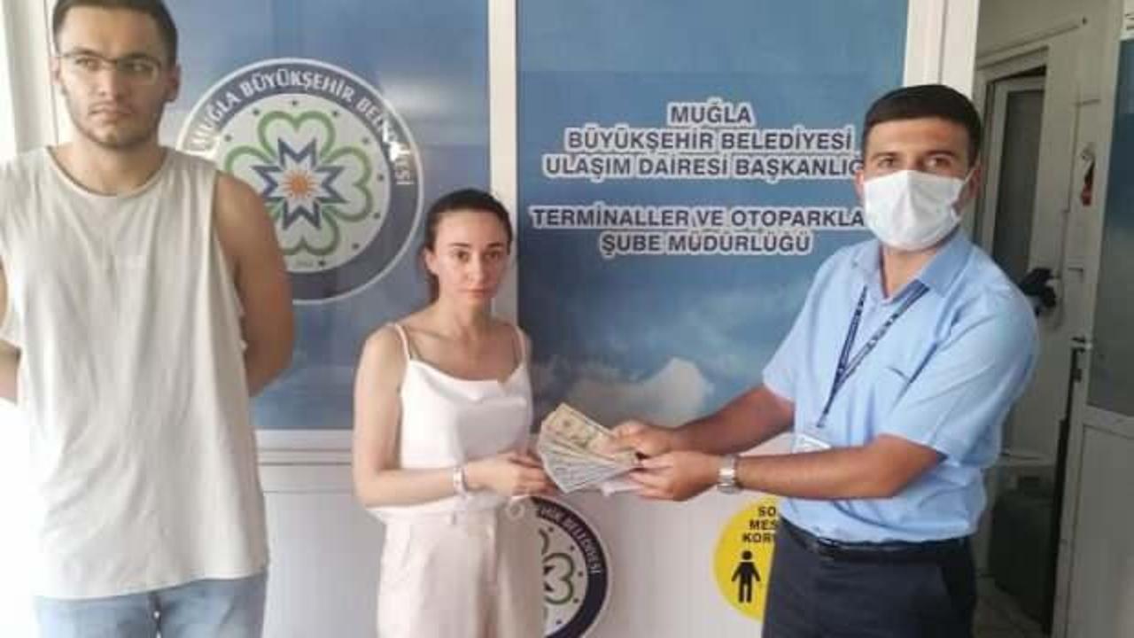 Belediye ş&ouml;f&ouml;r&uuml;n&uuml;n hassasiyeti Rus turisti sevindirdi