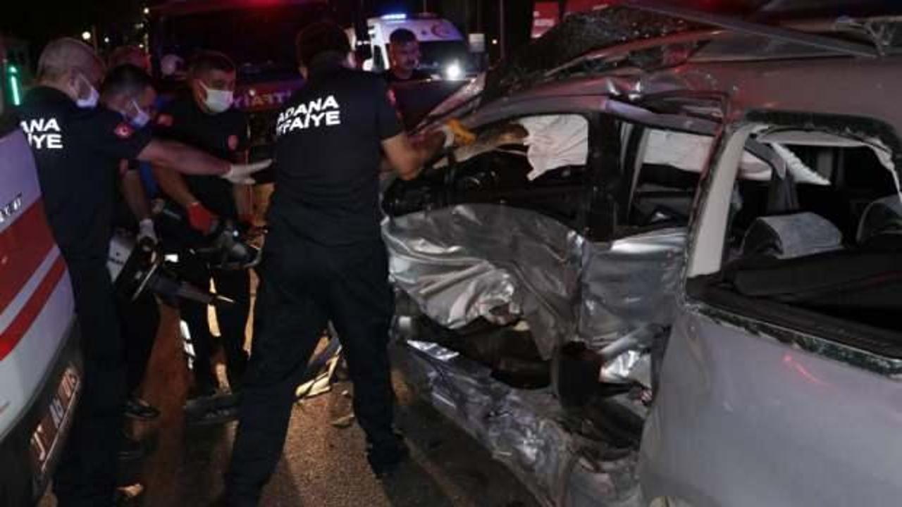 Otomobil ve minibüs kavşakta çarpıştı: 1 ölü, 3 yaralı