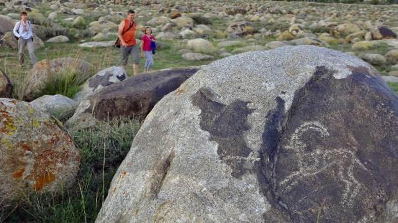 Yeryüzündeki en eski sanat eseri: Çolpon-Ata Petroglifleri