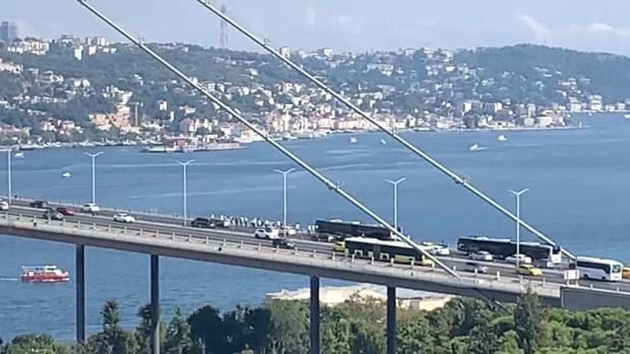 15 Temmuz şehitler K&ouml;pr&uuml;s&uuml;'nde metrob&uuml;s &ccedil;ilesi!