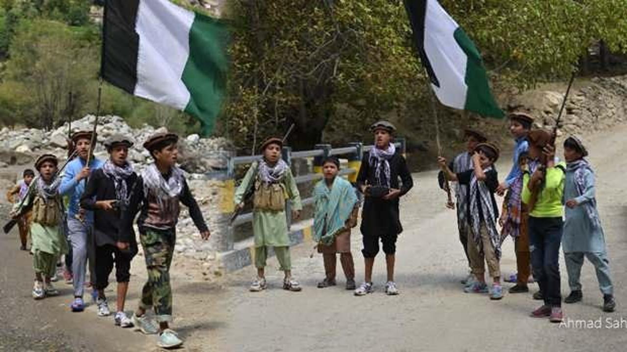 AFP'nin Afgan çocuk askerleri övmesi büyük tepki çekti