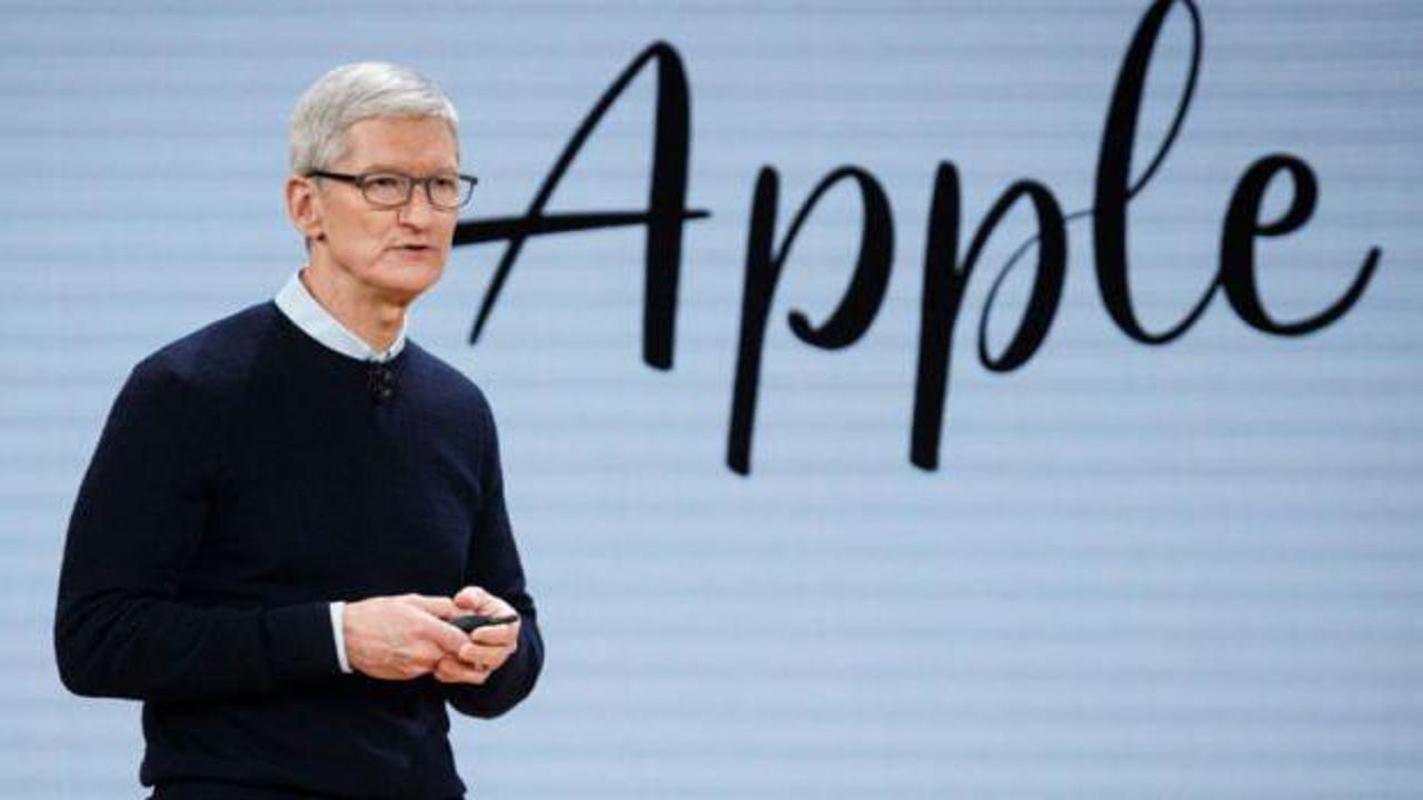 Apple'ı 10 yıl yöneten CEO Tim Cook'a 750 milyon dolarlık hisse verildi